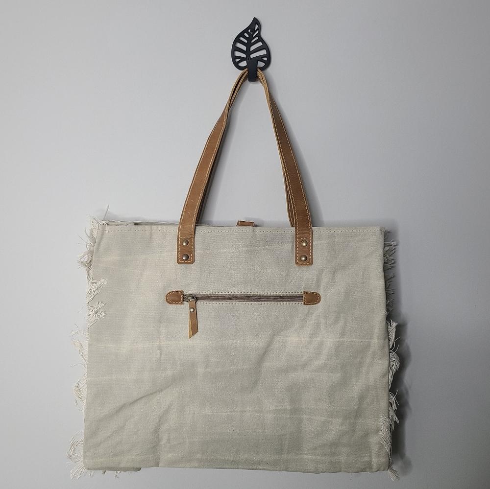 NWT Highland Cow Leather Weekender Tote Bag - Picture 3 of 7